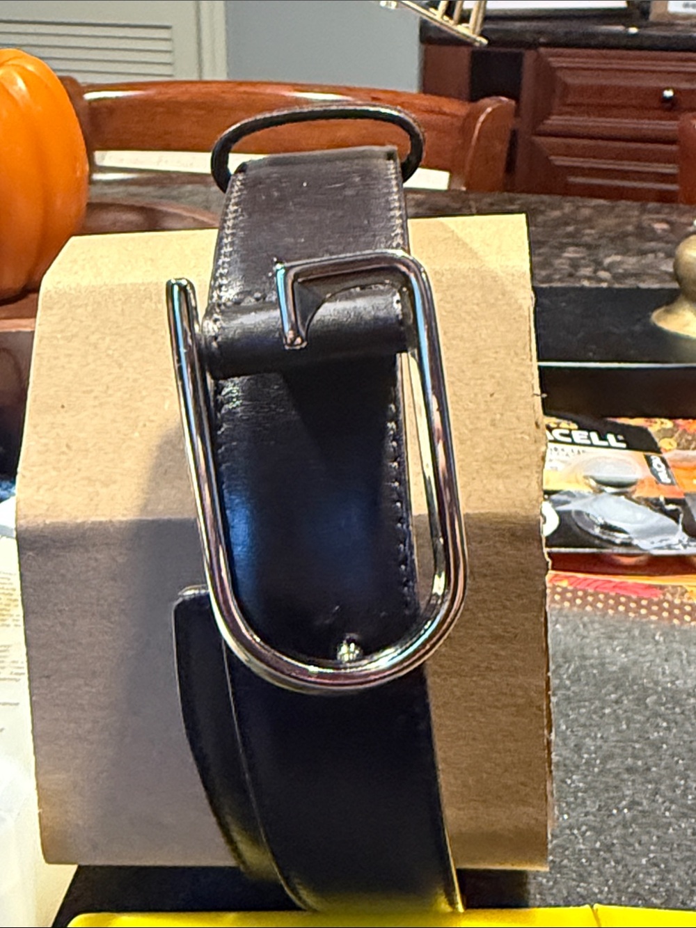 GUCCi Brown Men's Brown Leather Belt with Silver Tone Buckle - Pre-owned